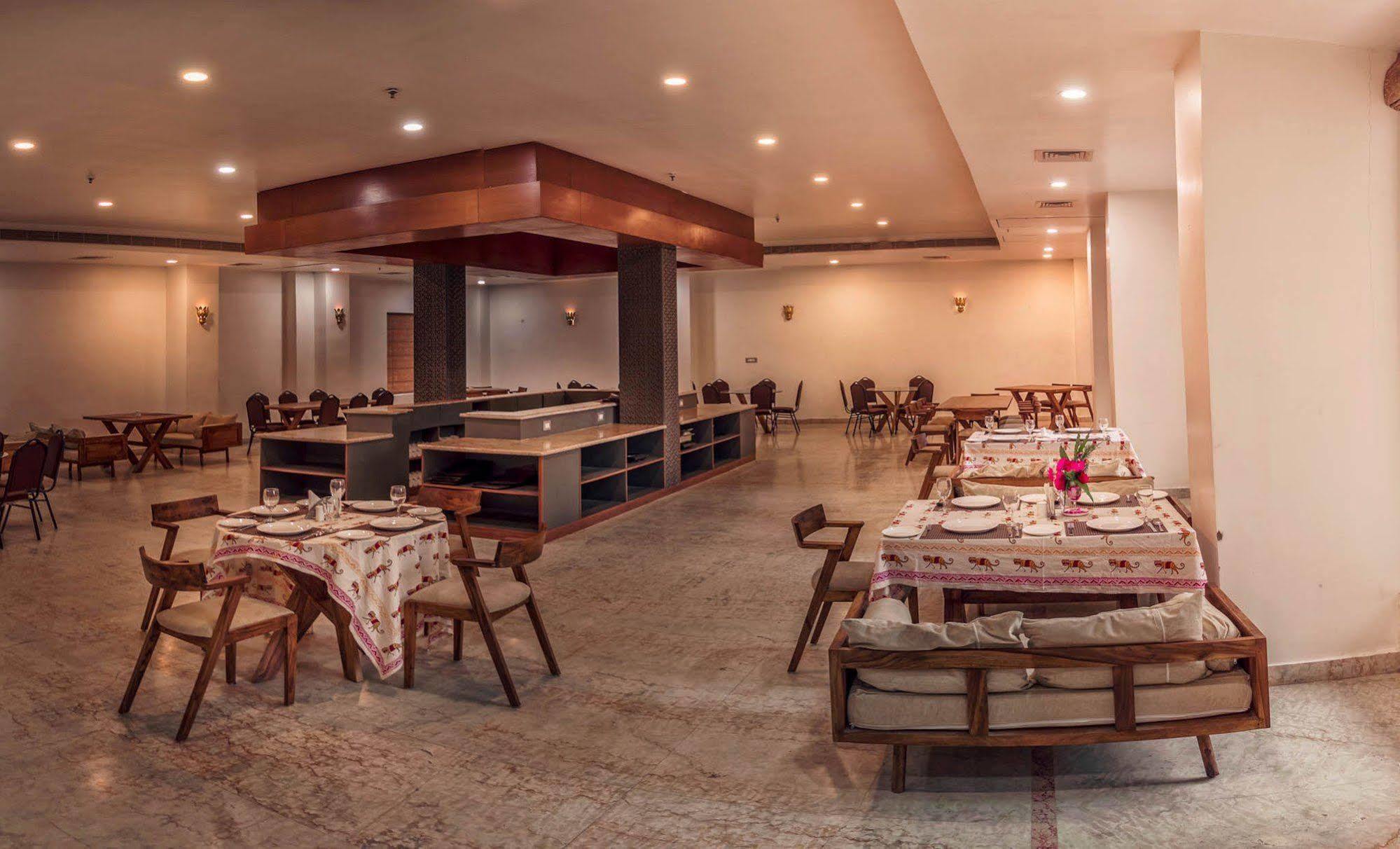 Regenta Resort Vanya Mahal Ranthambore Савай Мадхопур Екстериор снимка
