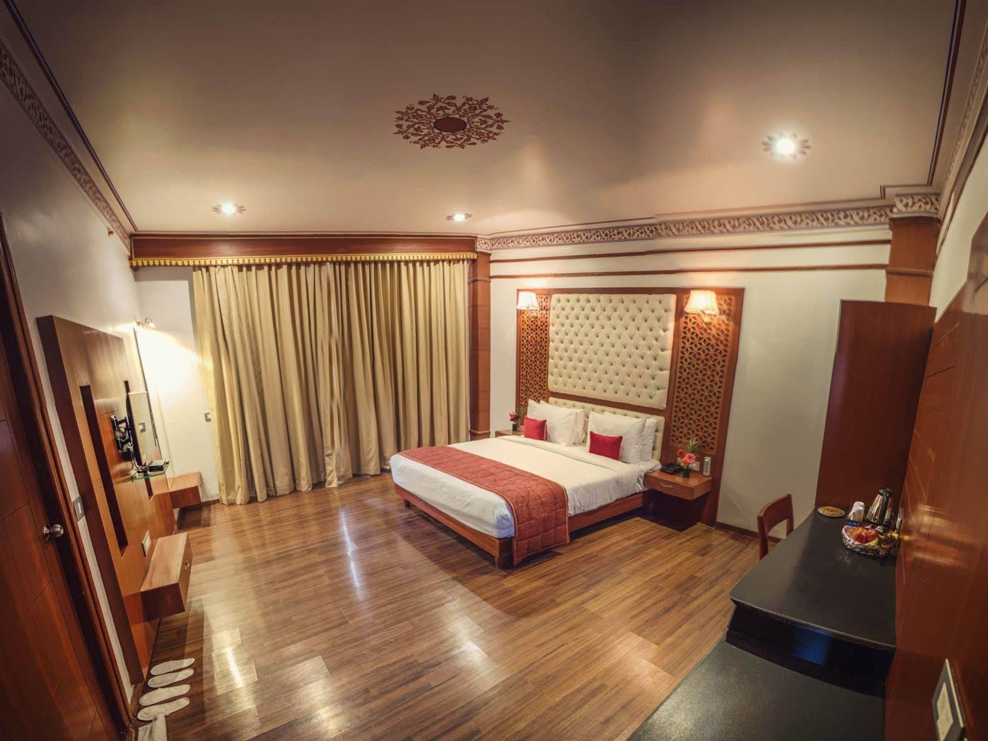 Regenta Resort Vanya Mahal Ranthambore Савай Мадхопур Екстериор снимка