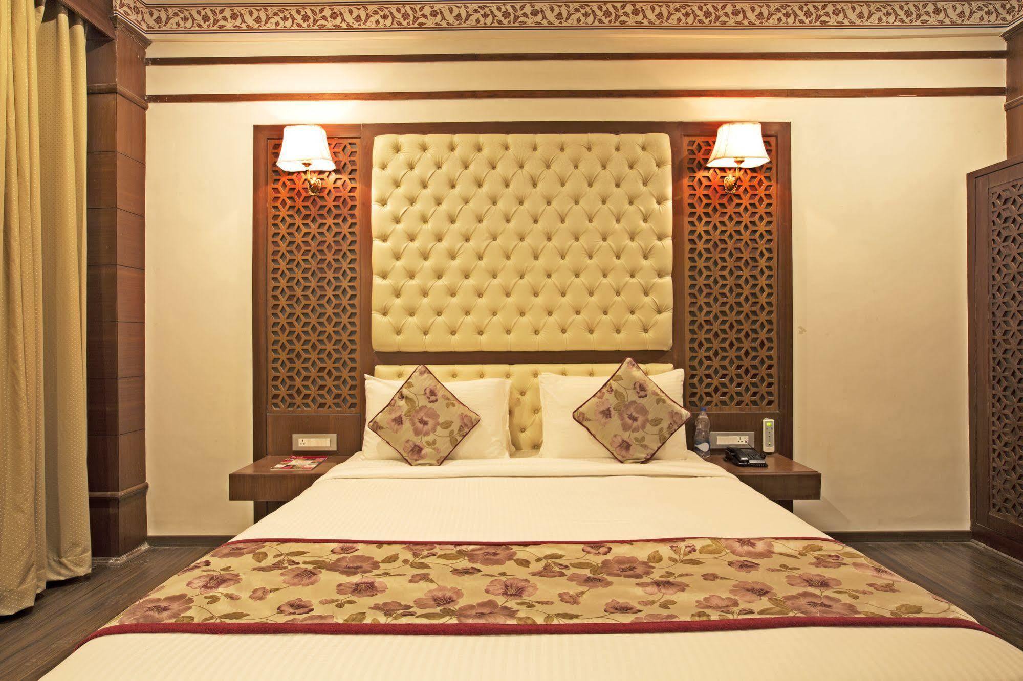 Regenta Resort Vanya Mahal Ranthambore Савай Мадхопур Екстериор снимка
