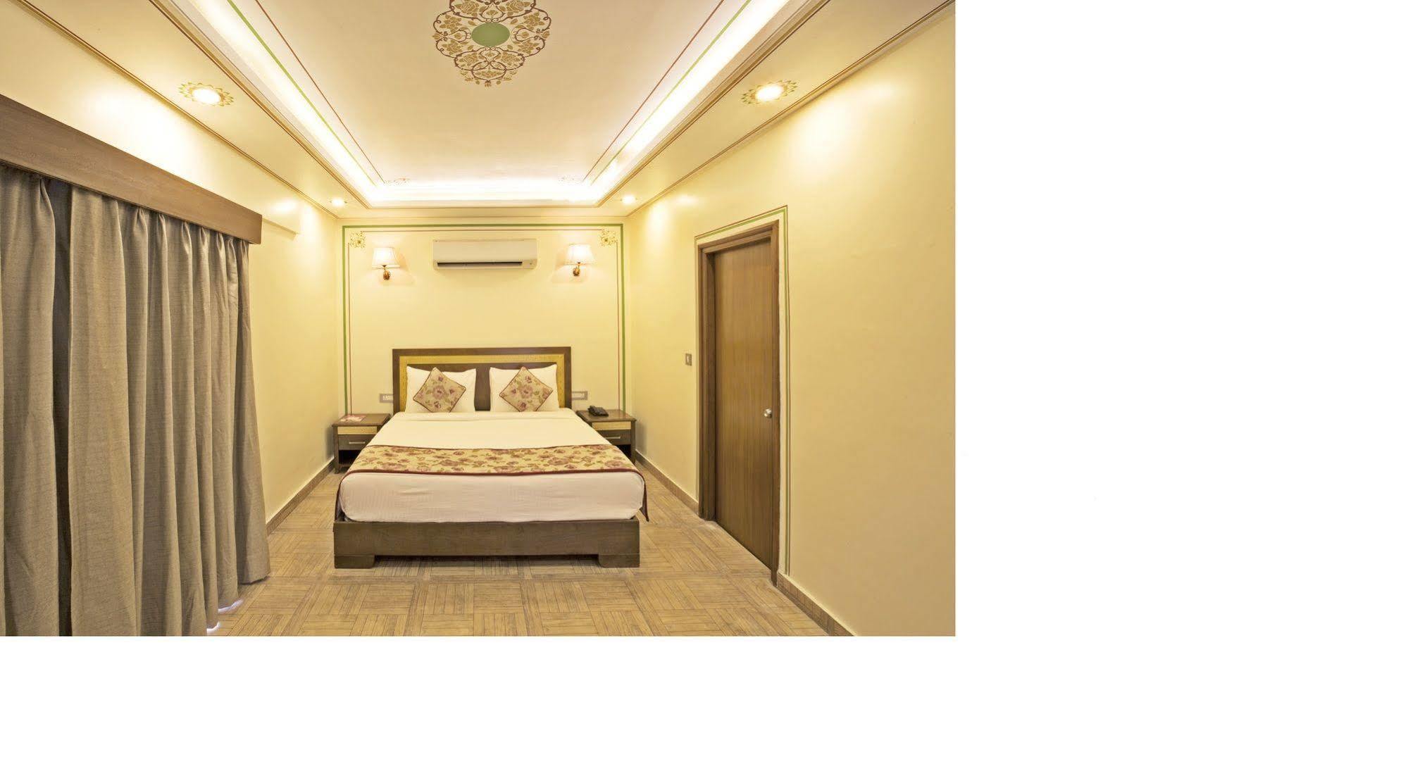 Regenta Resort Vanya Mahal Ranthambore Савай Мадхопур Екстериор снимка